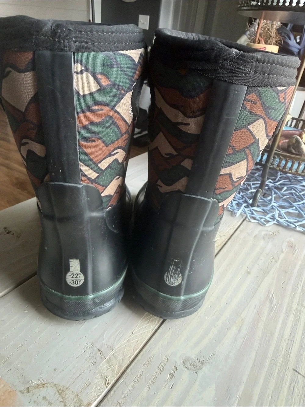 Bogs Kids Black Rubber Boots with Green & Brown Camo Upper